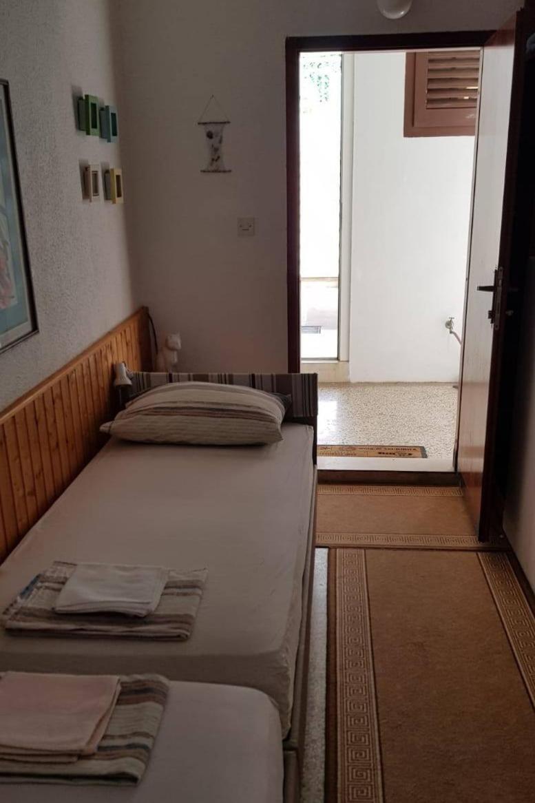 Apartments By The Sea Pisak, Omis - 1018 객실 사진